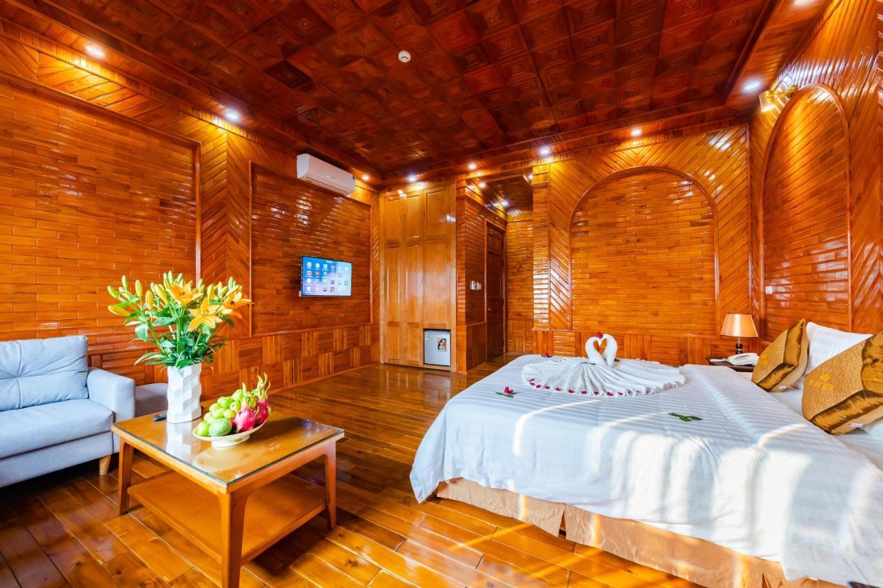 Theking Hotel Huong Gia Exterior photo