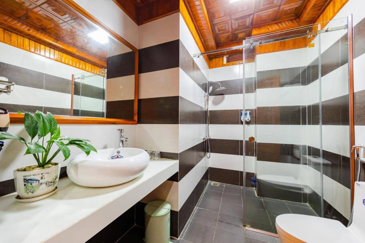Theking Hotel Huong Gia Exterior photo
